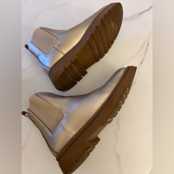 Gap Boots - Kids Size 13 - Picture 2 of 3